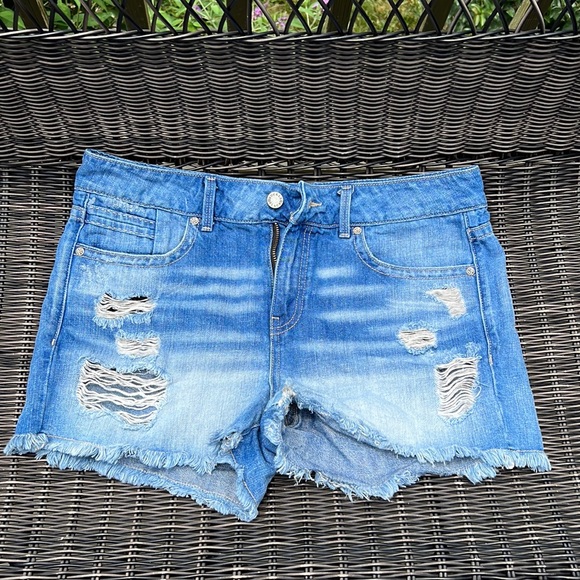 Buckle Pants - Buckle Black distressed shorts